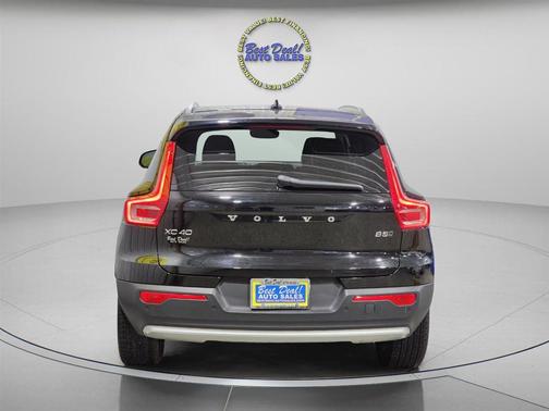 2023 Volvo XC40 B5 Core AWD 4DR SUV