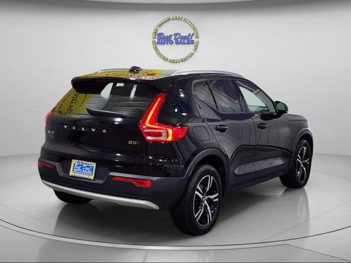 2023 Volvo XC40 B5 Core AWD 4DR SUV