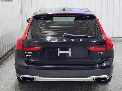 2018 Volvo V90 Cross Country T5