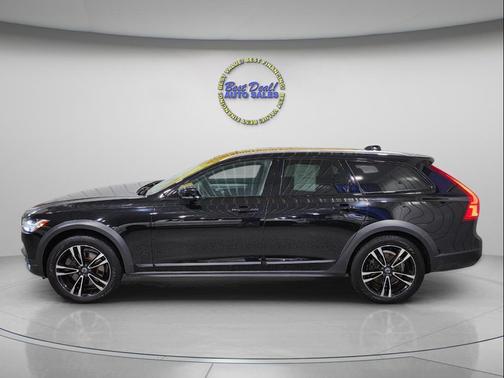 2018 Volvo V90 Cross Country T5