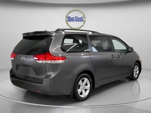 2014 Toyota Sienna LE