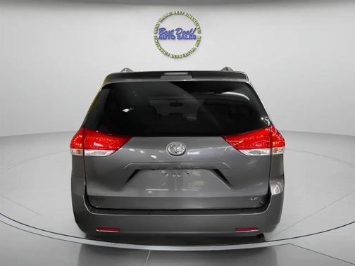 2014 Toyota Sienna LE