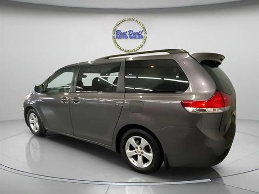 2014 Toyota Sienna LE