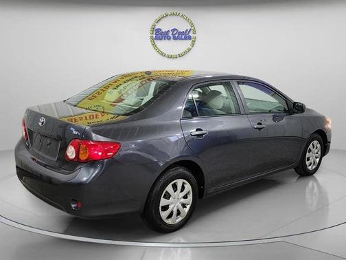 Magnetic Gray Metallic 2009 Toyota Corolla LE