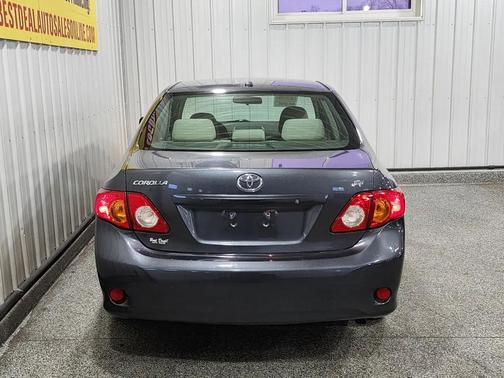 Magnetic Gray Metallic 2009 Toyota Corolla LE