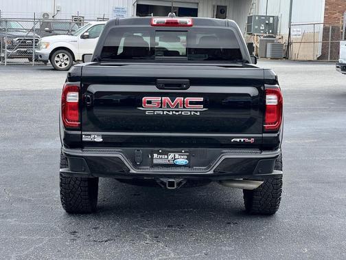 2023 GMC Canyon AT4