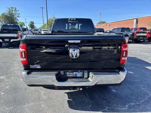 2022 RAM 3500 Limited Crew Cab 4x4 8' Box