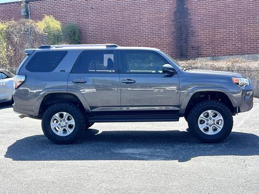 2020 Toyota 4Runner SR5
