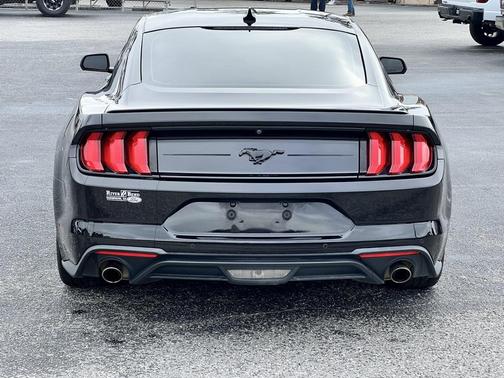 2021 Ford Mustang EcoBoost