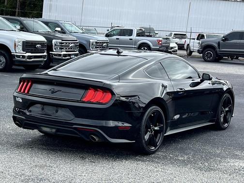 2021 Ford Mustang EcoBoost
