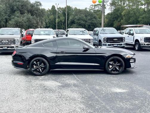 2021 Ford Mustang EcoBoost