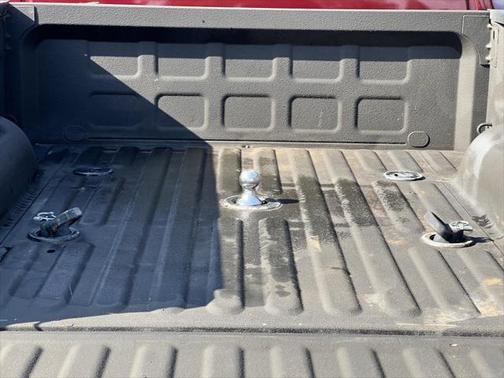 2017 RAM 2500 Tradesman Crew Cab 4x4 6'4' Box
