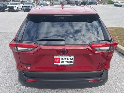 2025 Toyota RAV4 LE