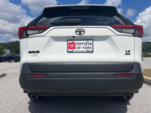 2025 Toyota RAV4 LE