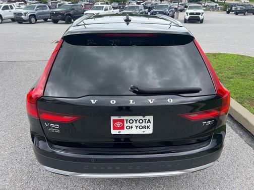 2019 Volvo V90 Cross Country T5