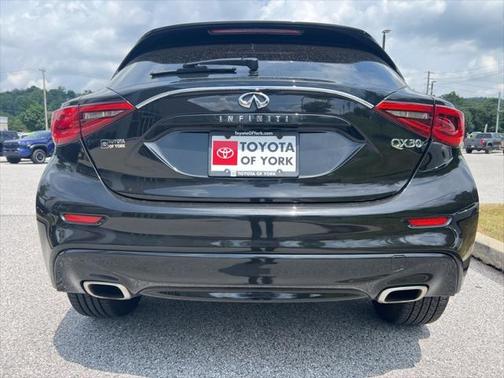 2018 INFINITI QX30 LUXE