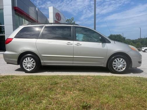 2009 Toyota Sienna LE