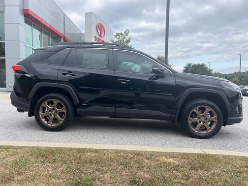 2025 Toyota RAV4 Hybrid Woodland Edition
