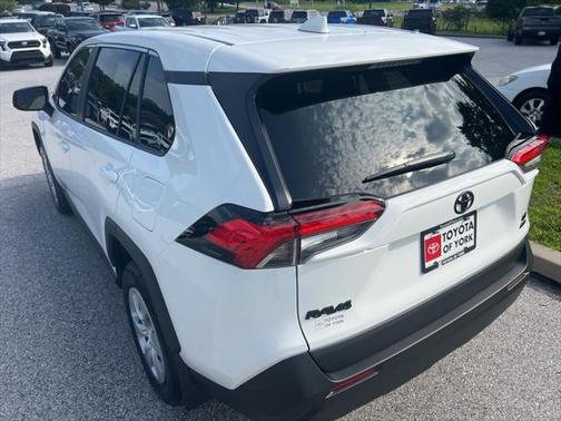 2025 Toyota RAV4 LE