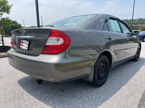 2004 Toyota Camry LE
