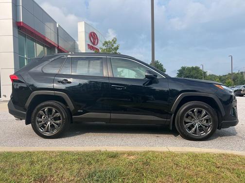 2024 Toyota RAV4 Hybrid XLE Premium