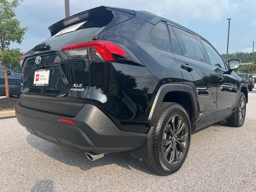 2024 Toyota RAV4 Hybrid XLE Premium
