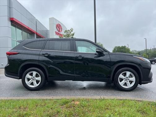 2023 Toyota Highlander Hybrid LE