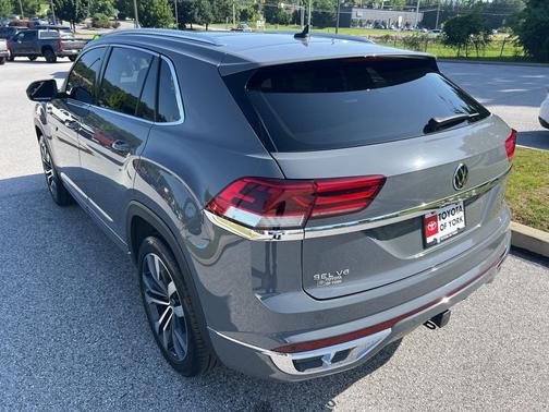 2023 Volkswagen Atlas Cross Sport 3.6L V6 SEL Premium R-Line