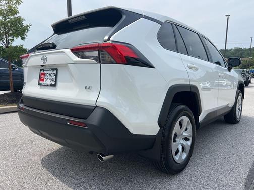 2025 Toyota RAV4 LE