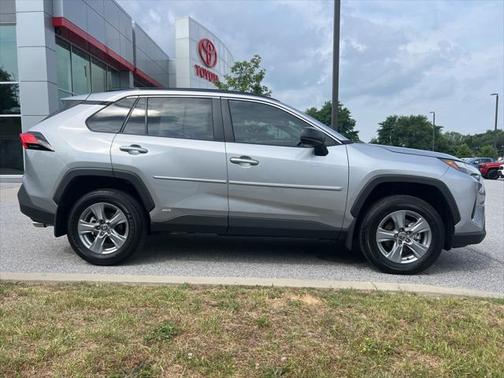 2025 Toyota RAV4 Hybrid LE