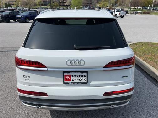2024 Audi Q7 45 Premium Plus