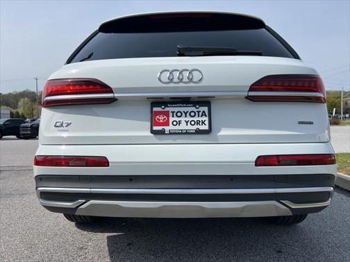 2024 Audi Q7 45 Premium Plus