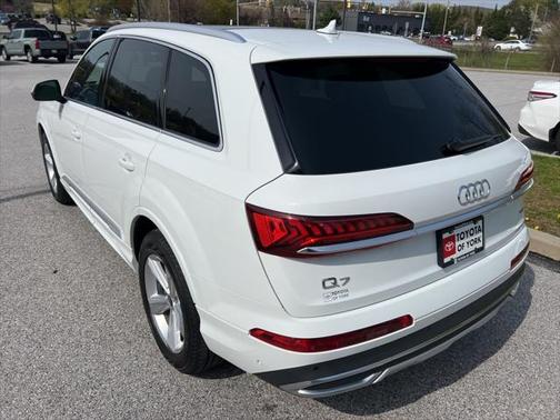 2024 Audi Q7 45 Premium Plus
