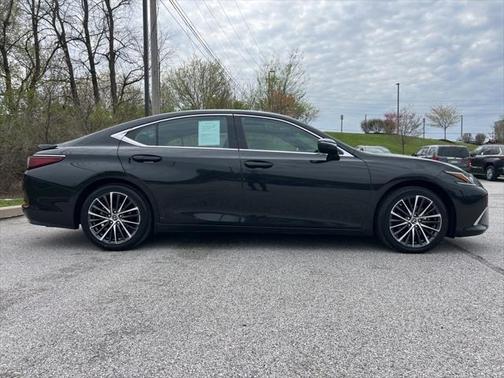 2022 Lexus ES 350 Base