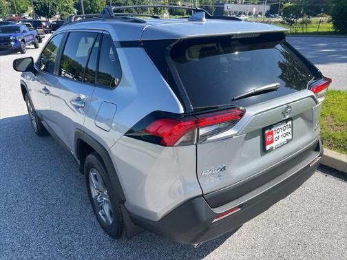 2025 Toyota RAV4 Hybrid LE