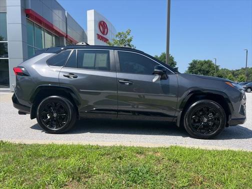 2024 Toyota RAV4 Hybrid SE