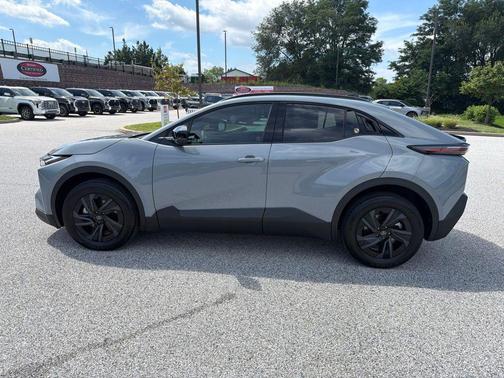 Cement 2026 Toyota C-HR SE
