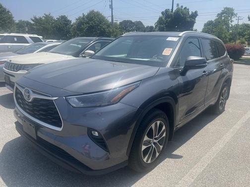2022 Toyota Highlander Hybrid XLE