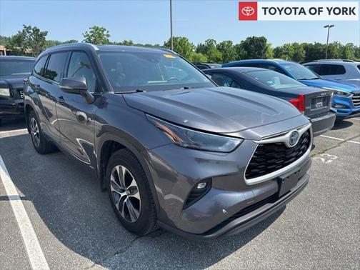 2022 Toyota Highlander Hybrid XLE