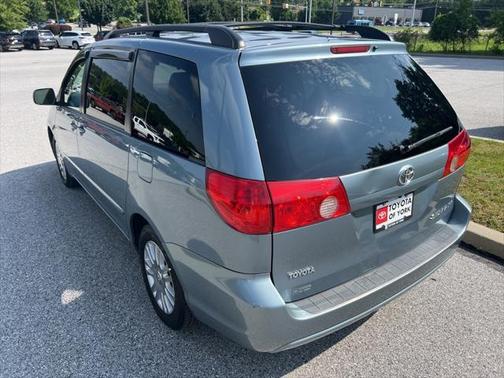 2010 Toyota Sienna XLE
