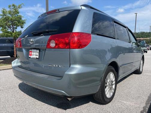 2010 Toyota Sienna XLE
