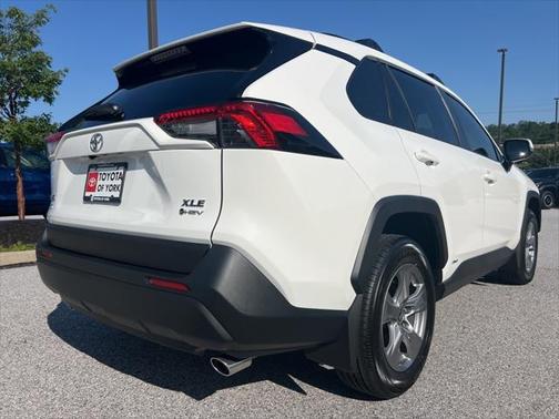 2025 Toyota RAV4 Hybrid XLE