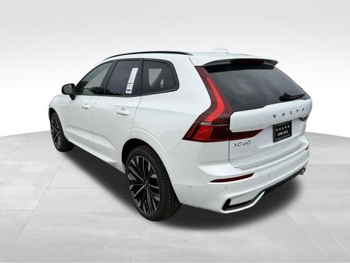 2026 Volvo XC60 B5 Ultra