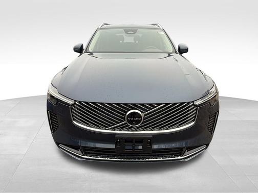 2026 Volvo XC90 B5 Plus