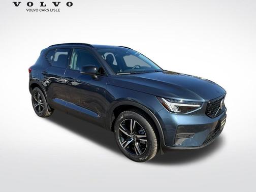 2026 Volvo XC40 B5 Core