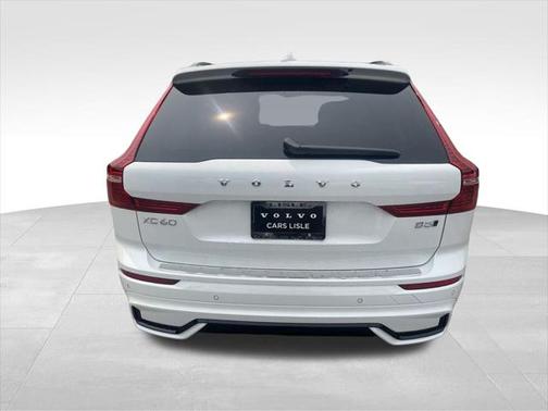 2025 Volvo XC60 B5 Ultra