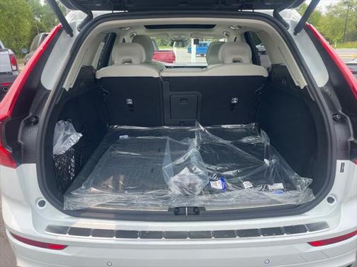 2025 Volvo XC60 B5 Ultra