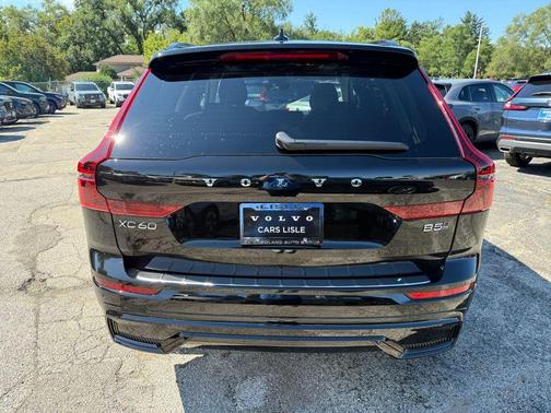2026 Volvo XC60 B5 Plus