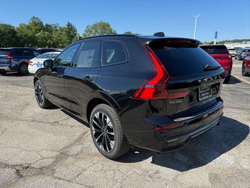 2026 Volvo XC60 B5 Plus