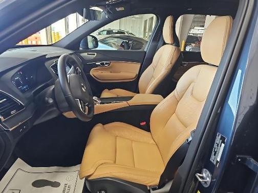 2025 Volvo XC90 Plug-In Hybrid T8 Ultra